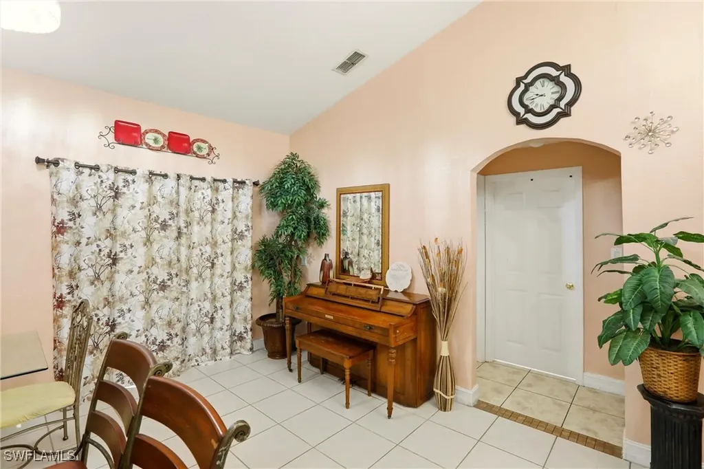 130 6th Street NE Naples FL 34120