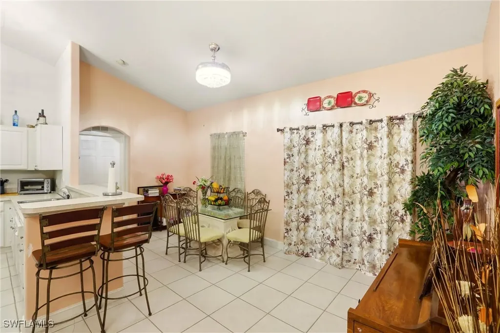 130 6th Street NE Naples FL 34120
