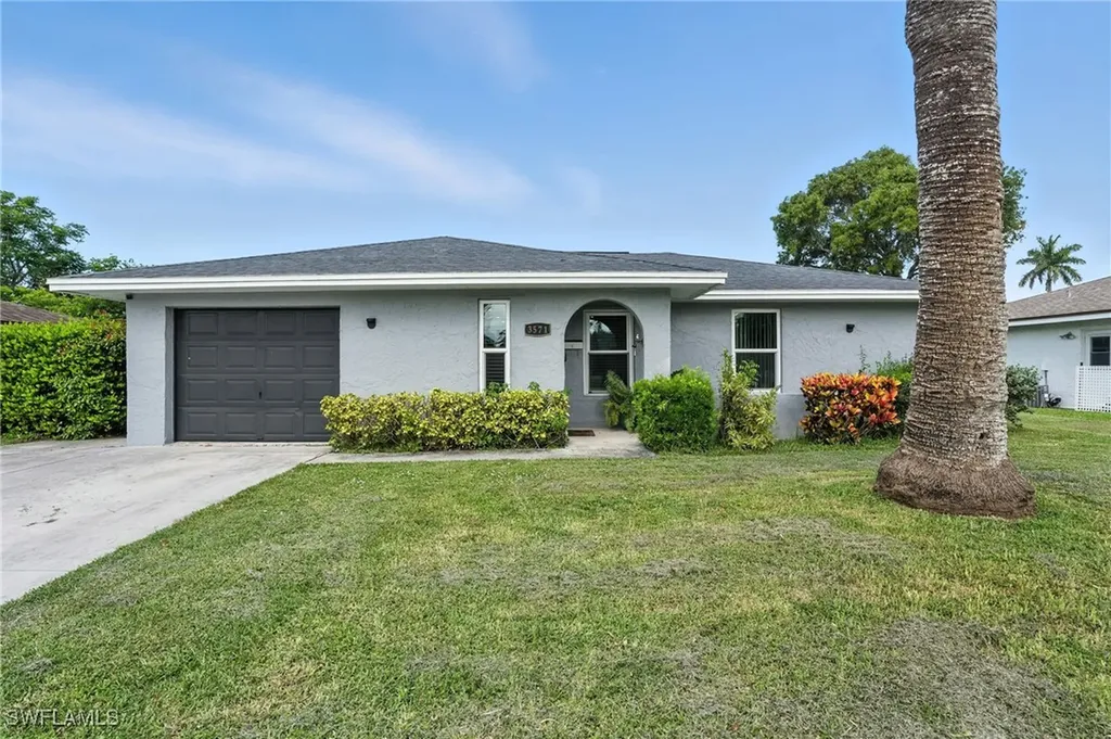 3571 Santiago Way Naples FL 34105