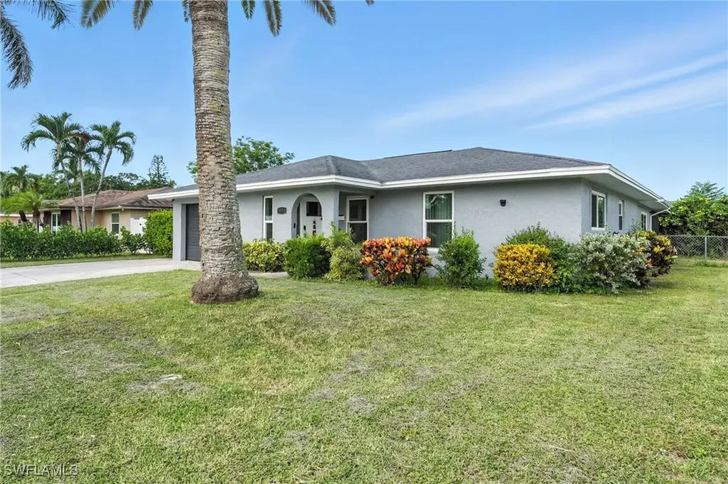 3571 Santiago Way Naples FL 34105