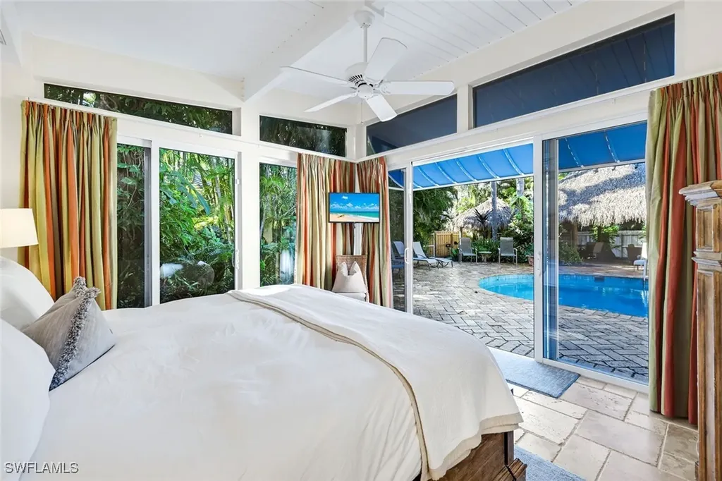 210 Central Avenue Naples FL 34102