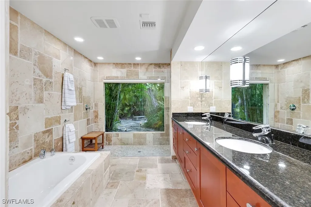 210 Central Avenue Naples FL 34102