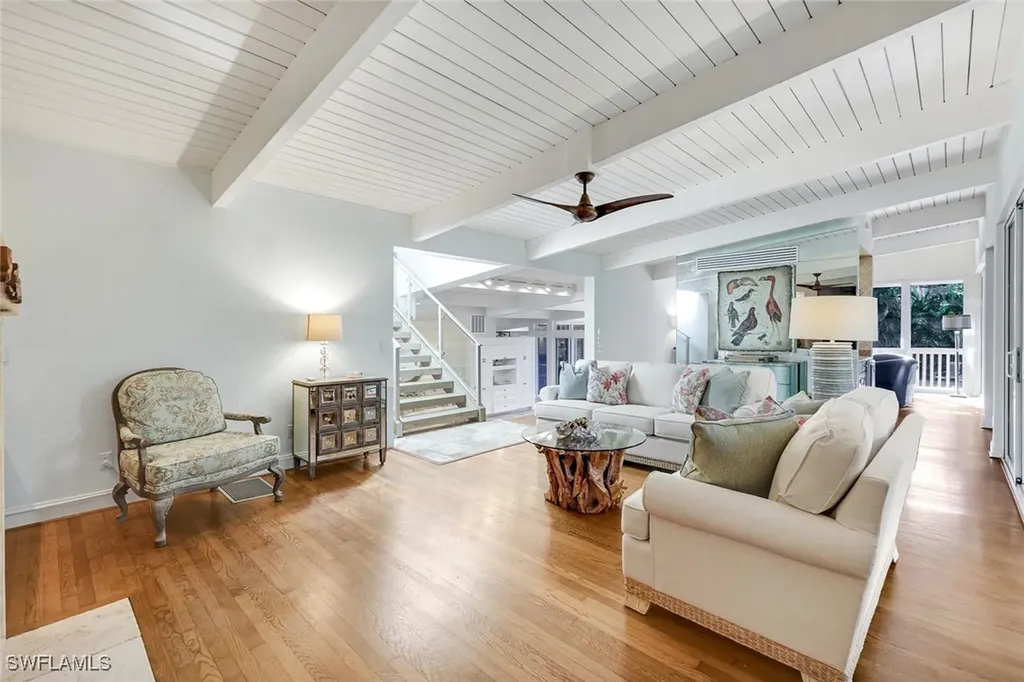 210 Central Avenue Naples FL 34102