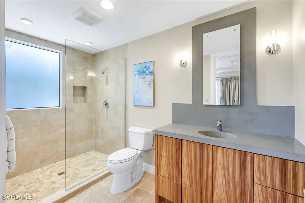 210 Central Avenue Naples FL 34102