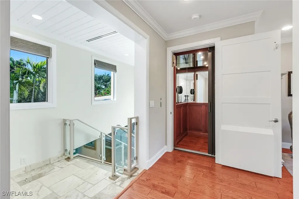 210 Central Avenue Naples FL 34102