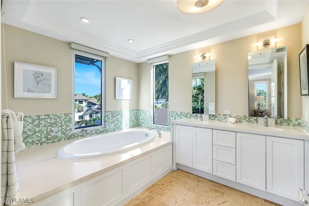 210 Central Avenue Naples FL 34102
