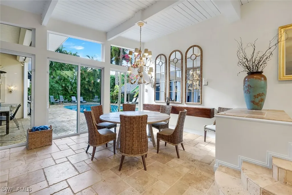210 Central Avenue Naples FL 34102