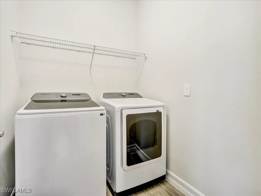 999 Enbrook Loop Naples FL 34114