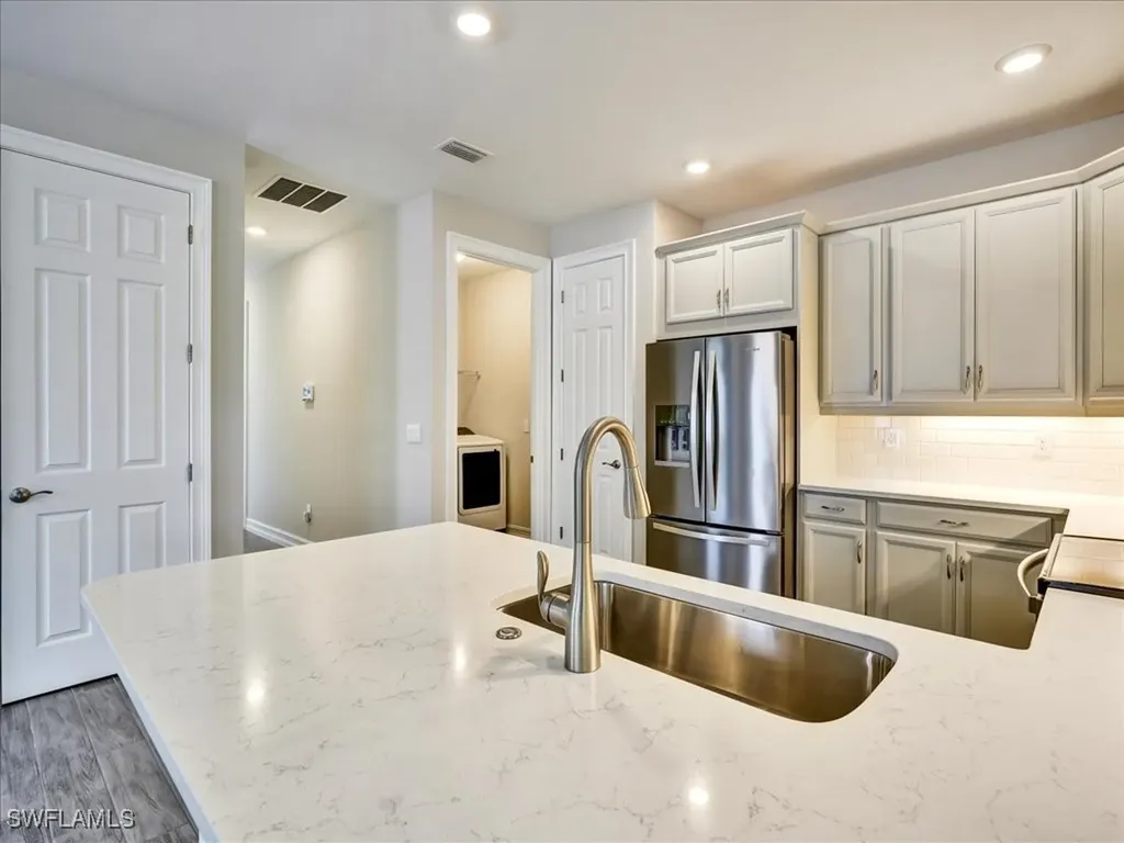 999 Enbrook Loop Naples FL 34114
