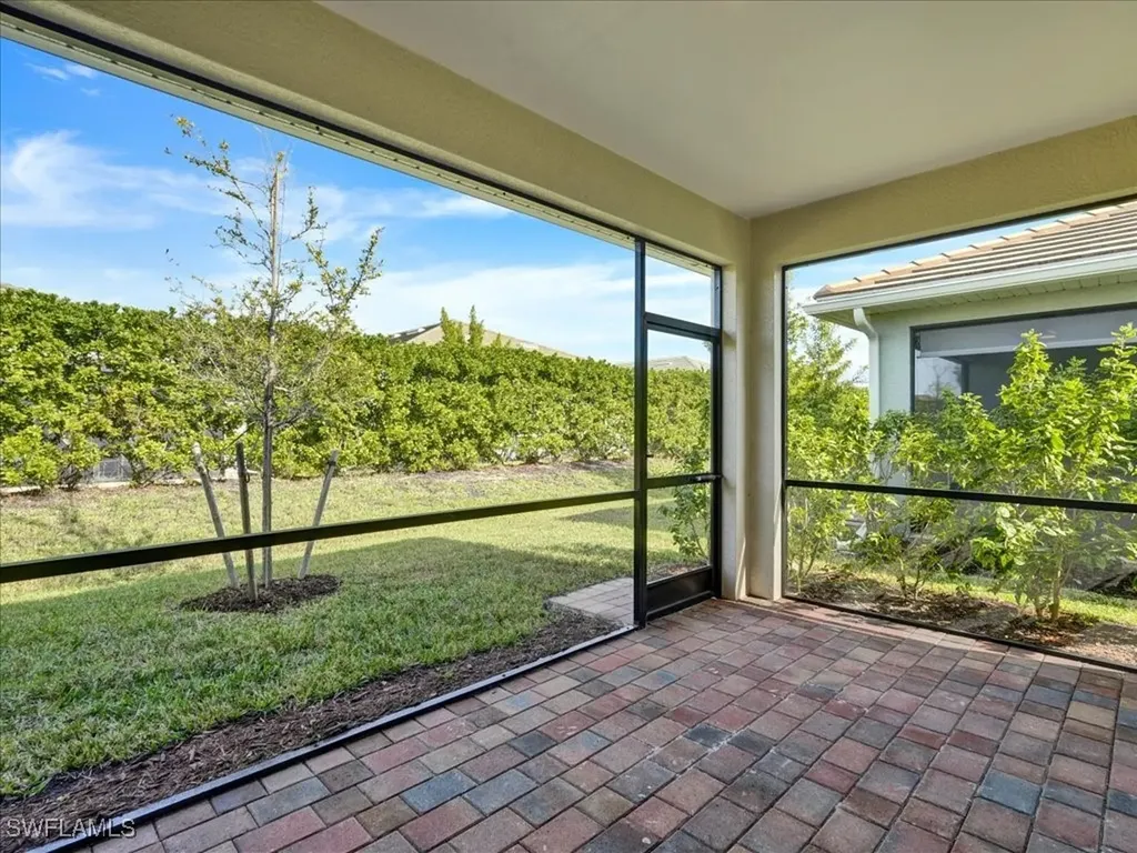999 Enbrook Loop Naples FL 34114