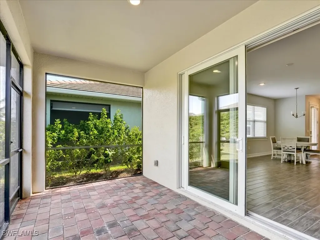 999 Enbrook Loop Naples FL 34114