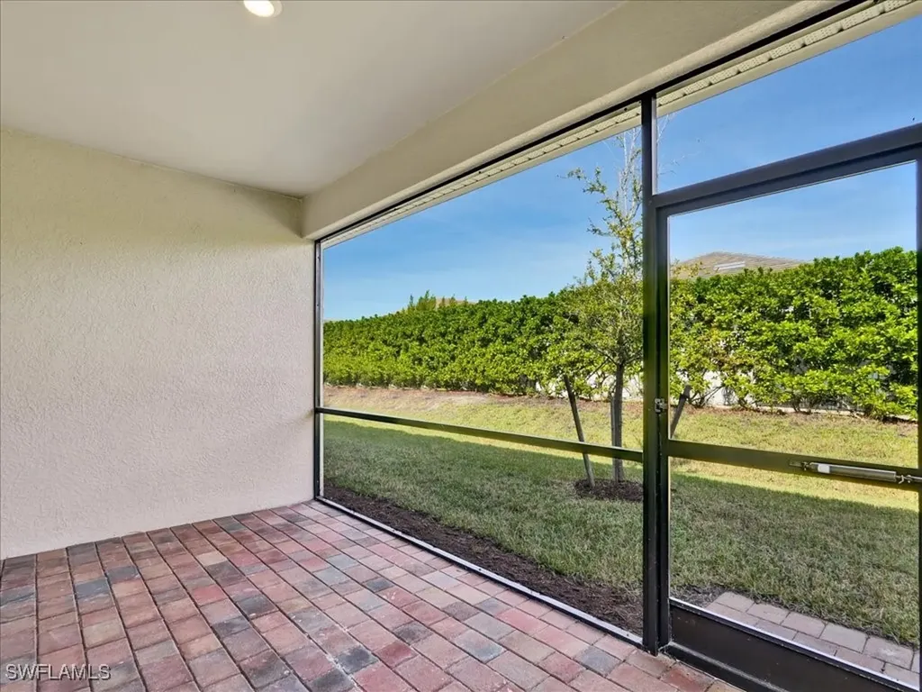 999 Enbrook Loop Naples FL 34114