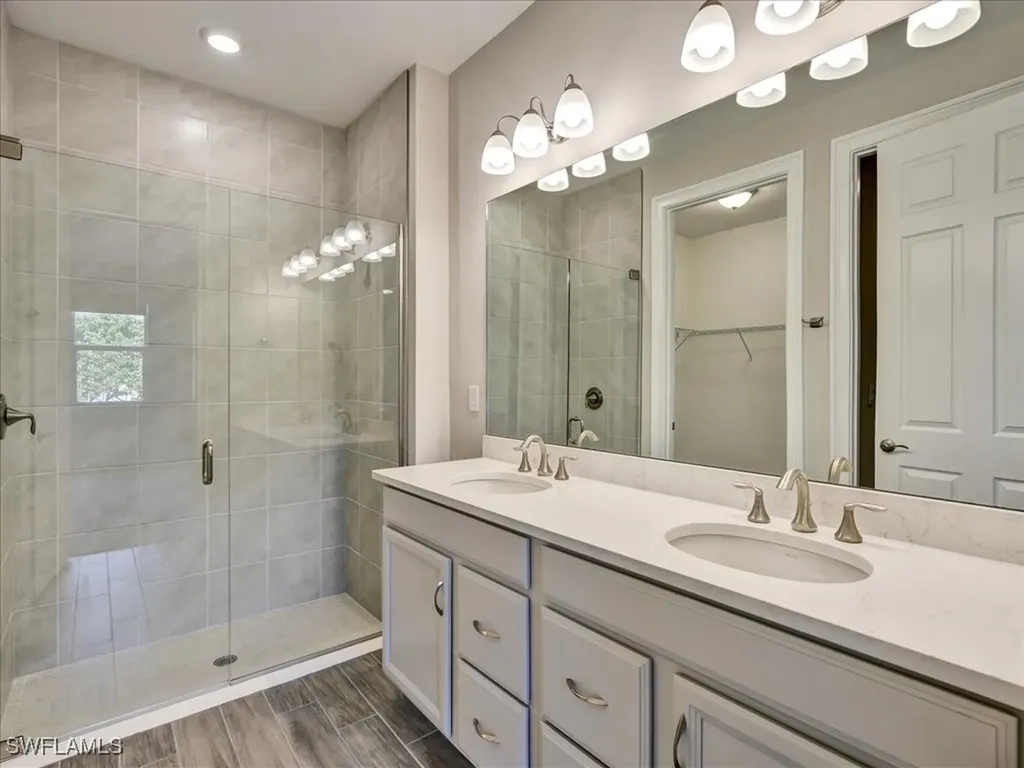 999 Enbrook Loop Naples FL 34114