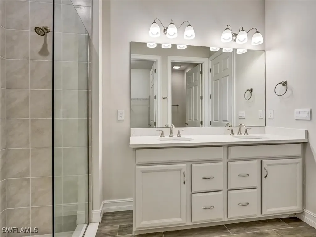 999 Enbrook Loop Naples FL 34114
