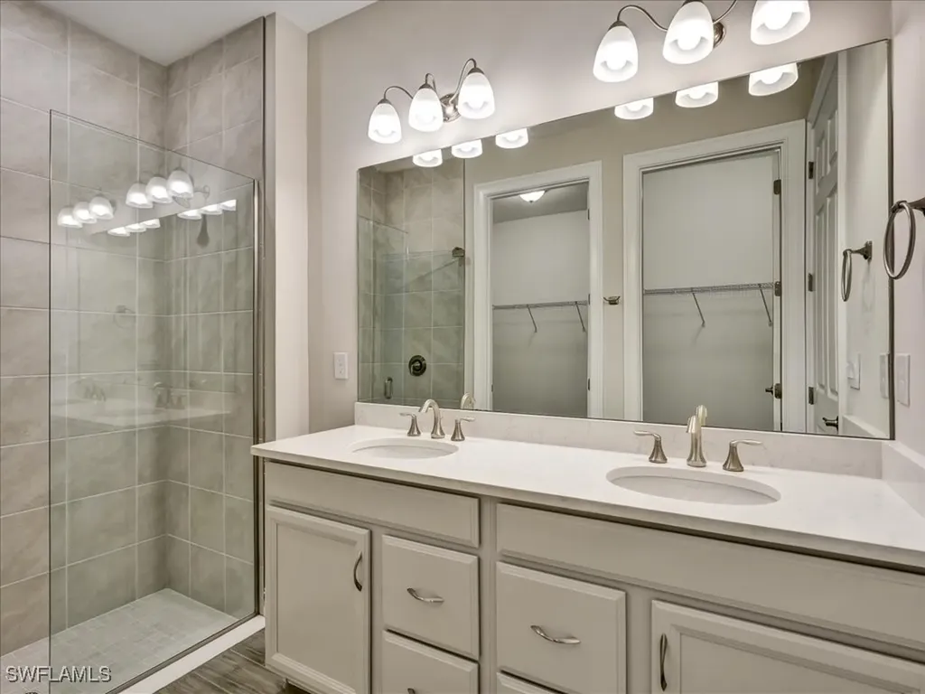 999 Enbrook Loop Naples FL 34114
