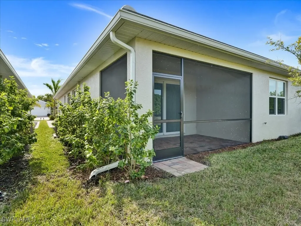 999 Enbrook Loop Naples FL 34114