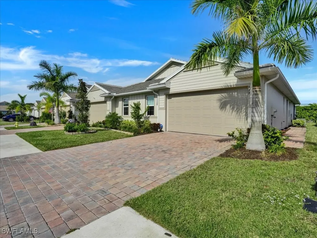 999 Enbrook Loop Naples FL 34114