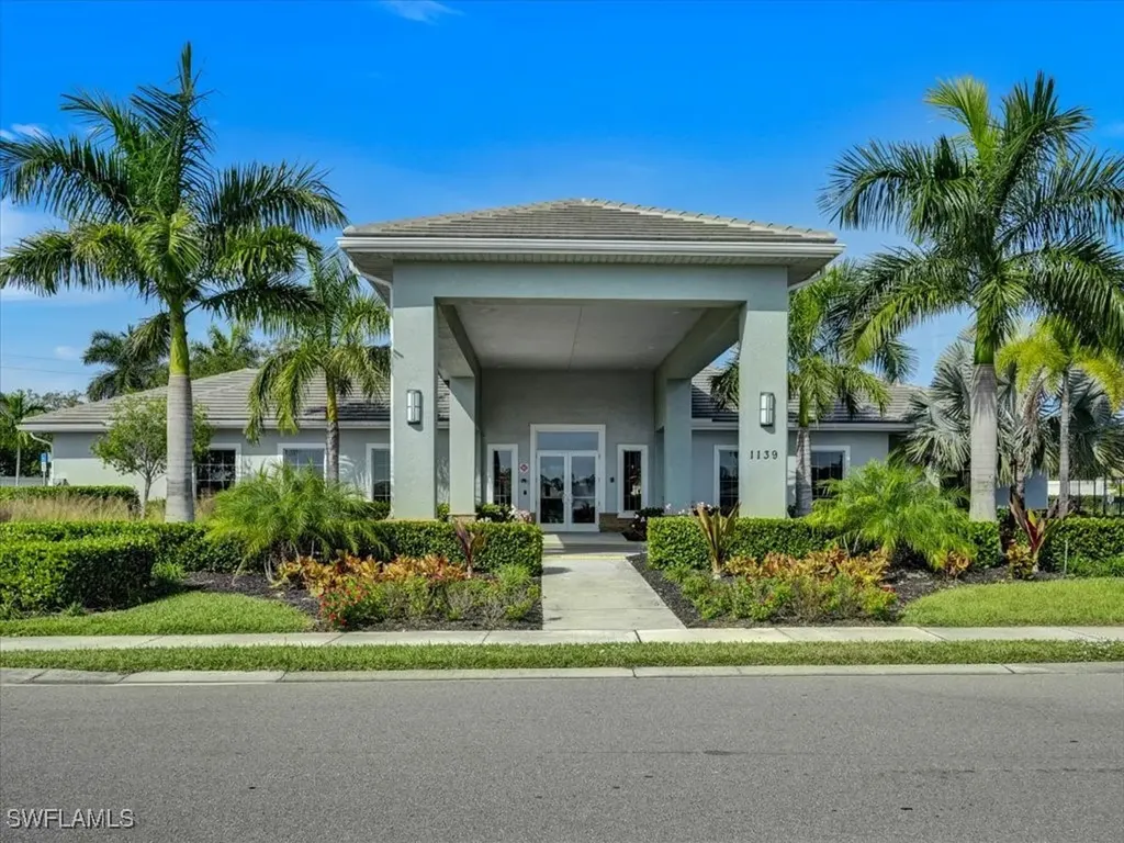 999 Enbrook Loop Naples FL 34114