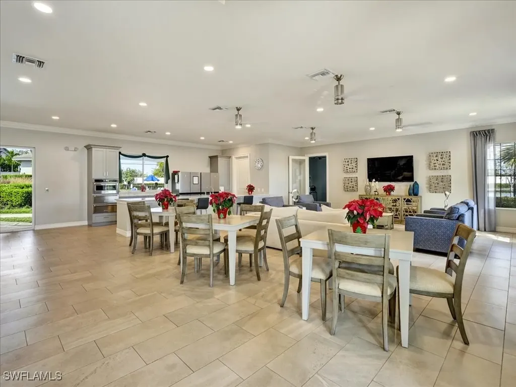 999 Enbrook Loop Naples FL 34114