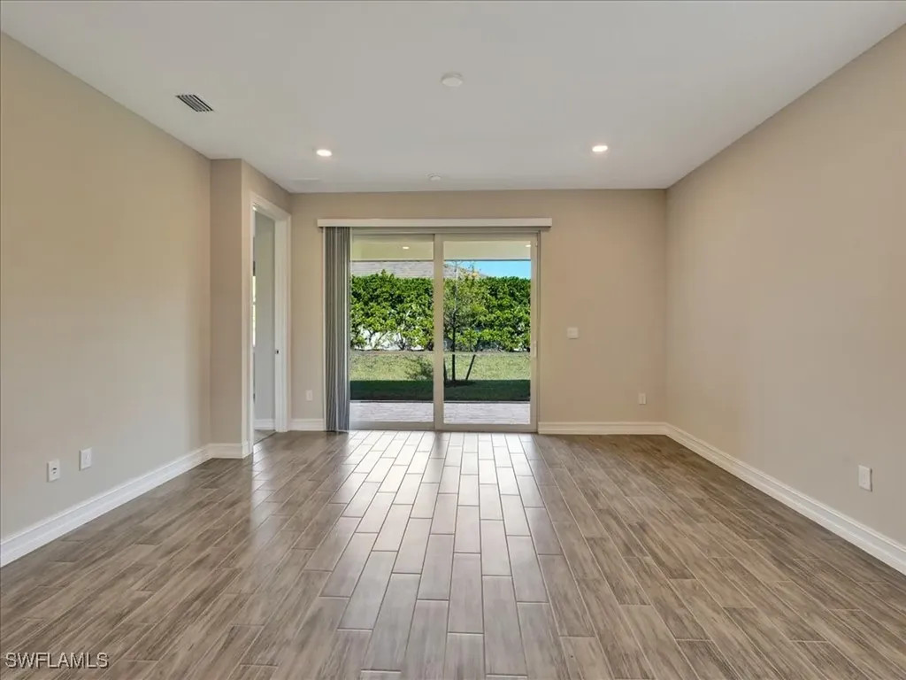999 Enbrook Loop Naples FL 34114
