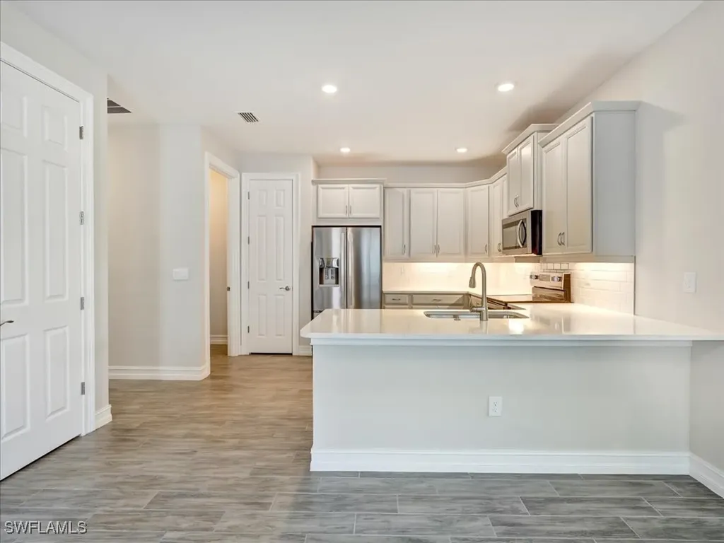 999 Enbrook Loop Naples FL 34114