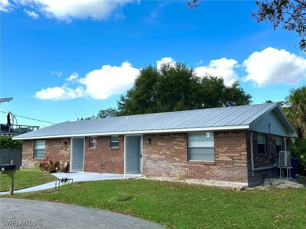 9805/9807 Montana Court Bonita Springs FL 34135