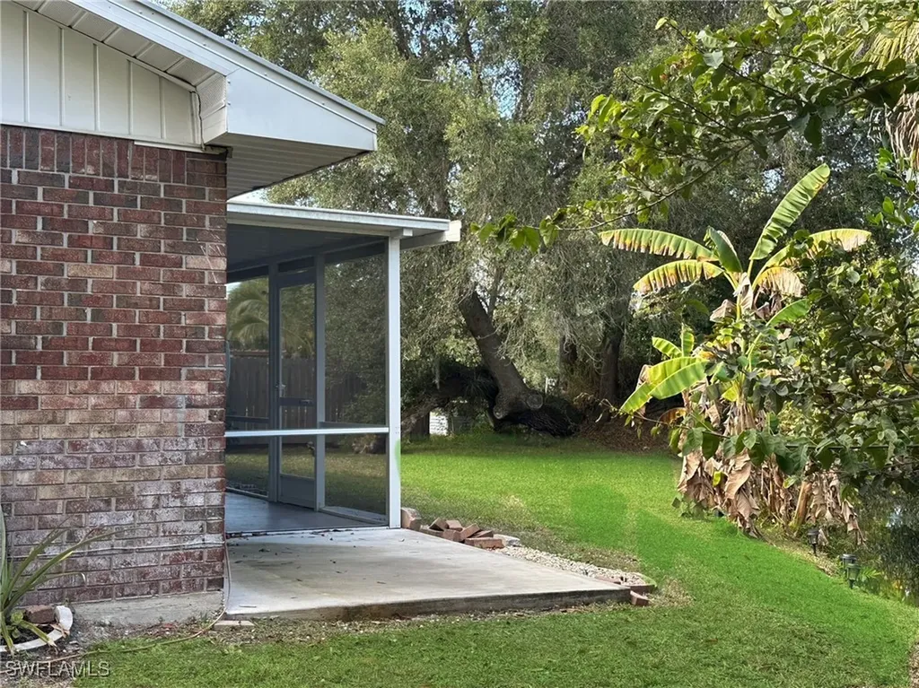 9805/9807 Montana Court Bonita Springs FL 34135