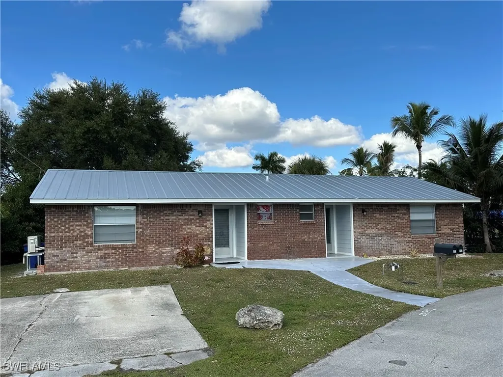 9805/9807 Montana Court Bonita Springs FL 34135