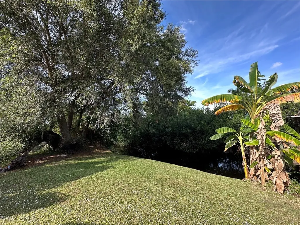 9805/9807 Montana Court Bonita Springs FL 34135