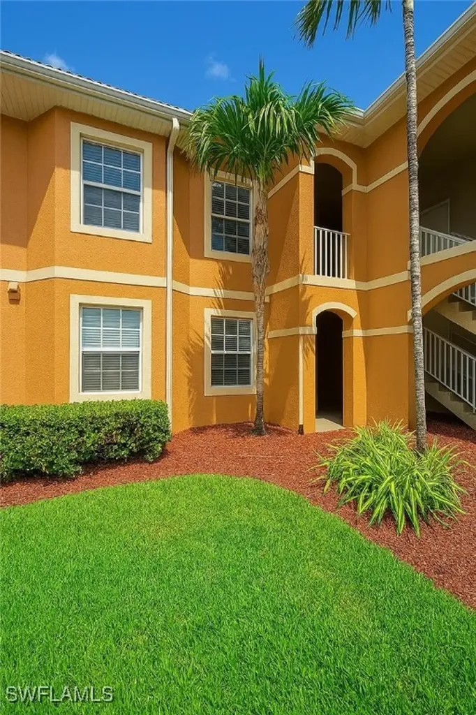 1076 Winding Pines Circle Cape Coral FL 33909