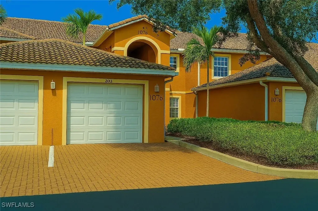 1076 Winding Pines Circle Cape Coral FL 33909