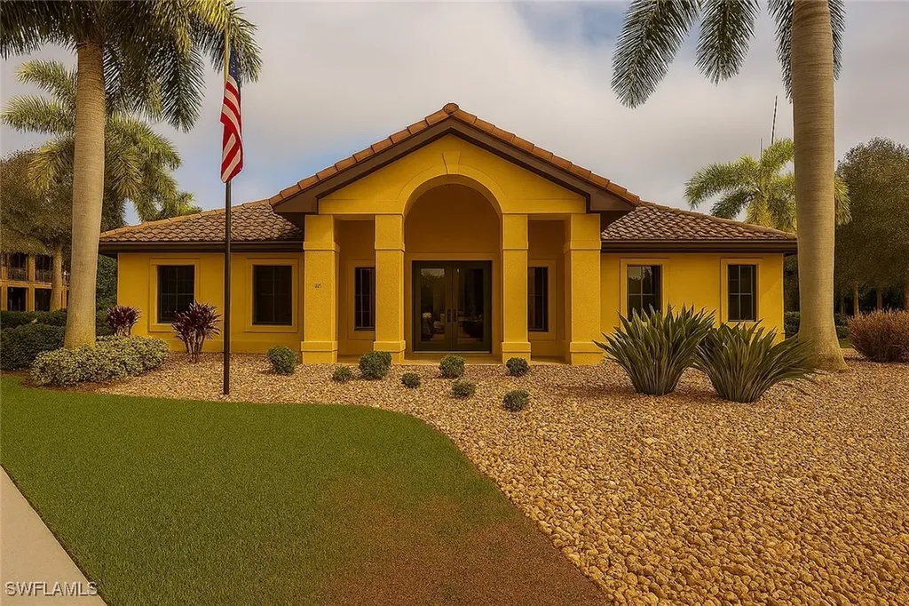 1076 Winding Pines Circle Cape Coral FL 33909