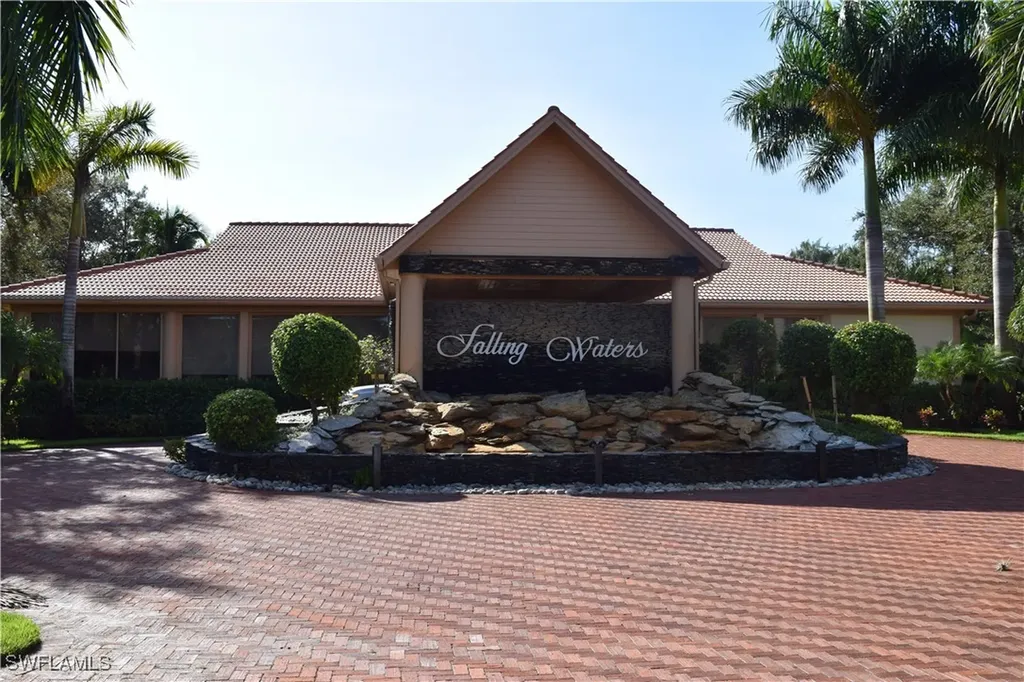 2350 Hidden Lake Court Naples FL 34112