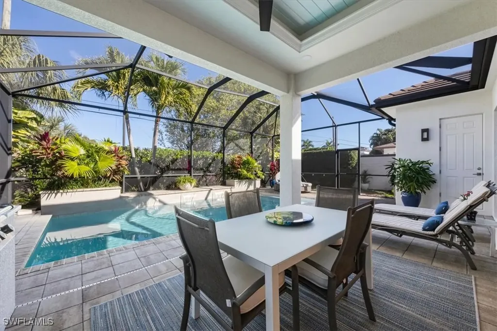 635 96th Avenue N Naples FL 34108