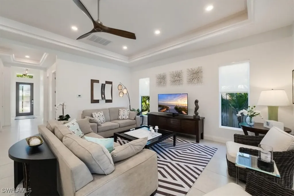 635 96th Avenue N Naples FL 34108