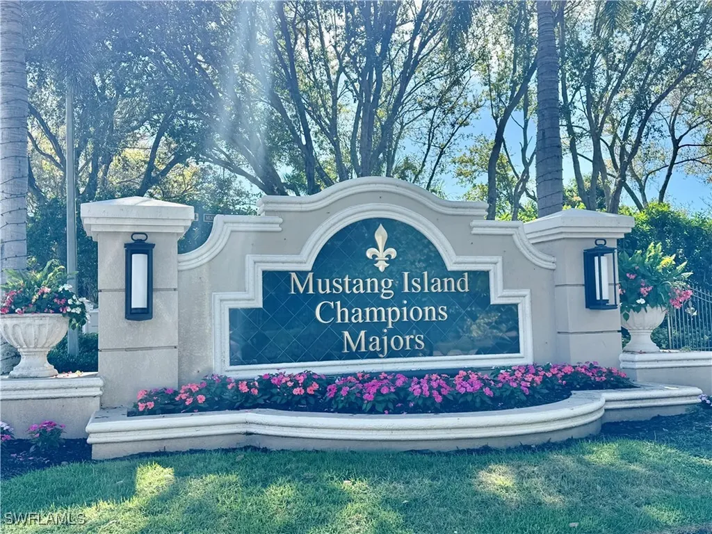 8868 Mustang Island Circle Naples FL 34113