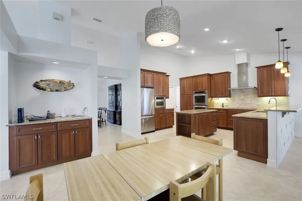 1819 Princess Court Naples FL 34110