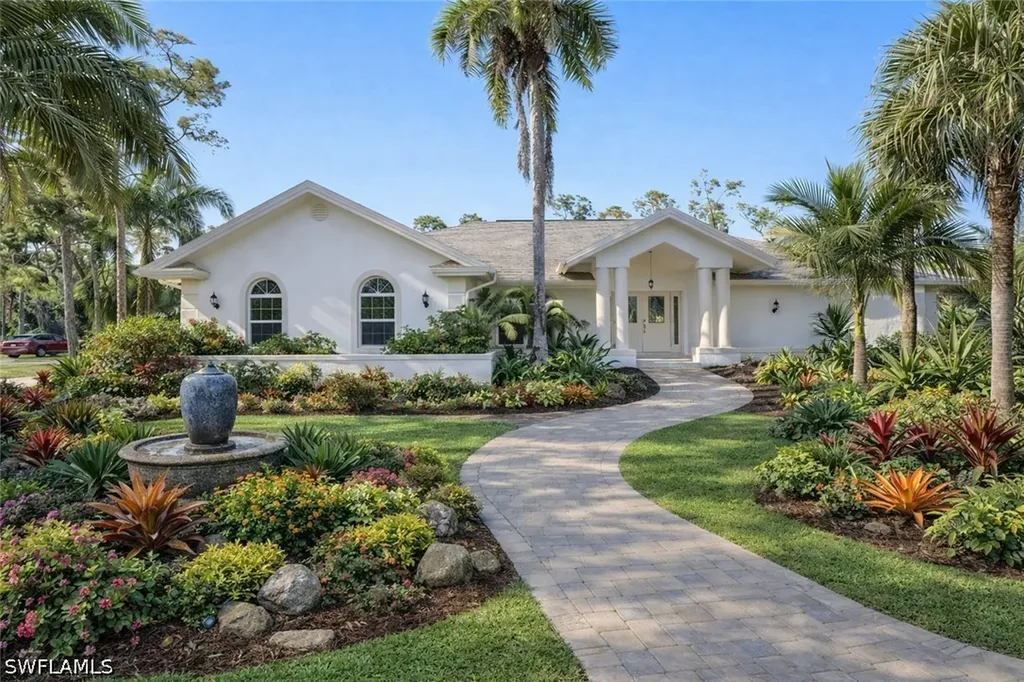 1819 Princess Court Naples FL 34110