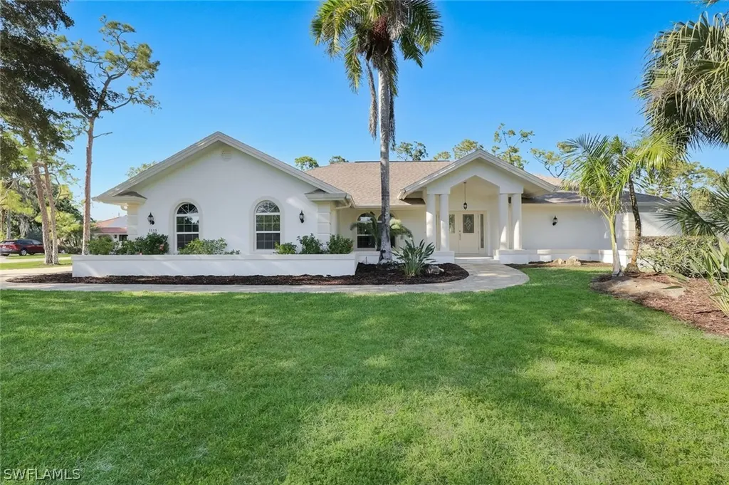 1819 Princess Court Naples FL 34110