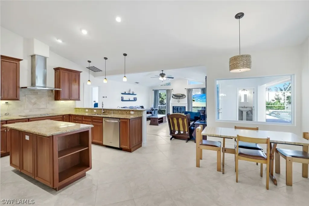 1819 Princess Court Naples FL 34110