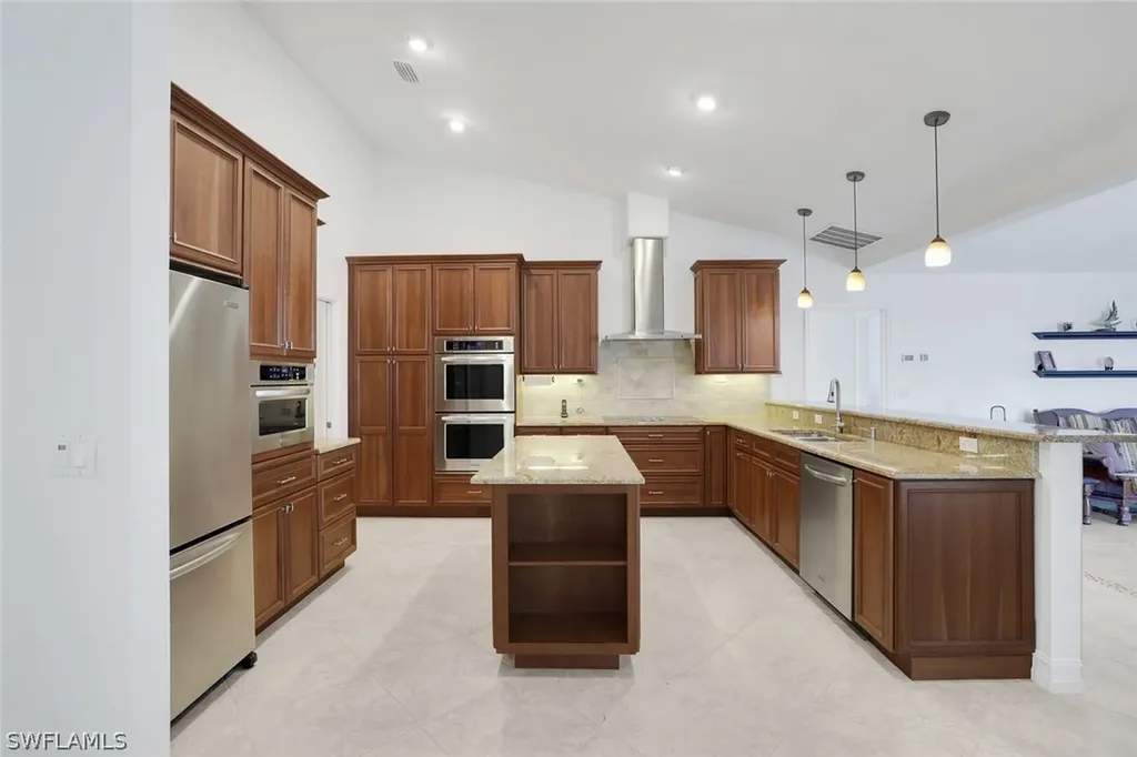 1819 Princess Court Naples FL 34110