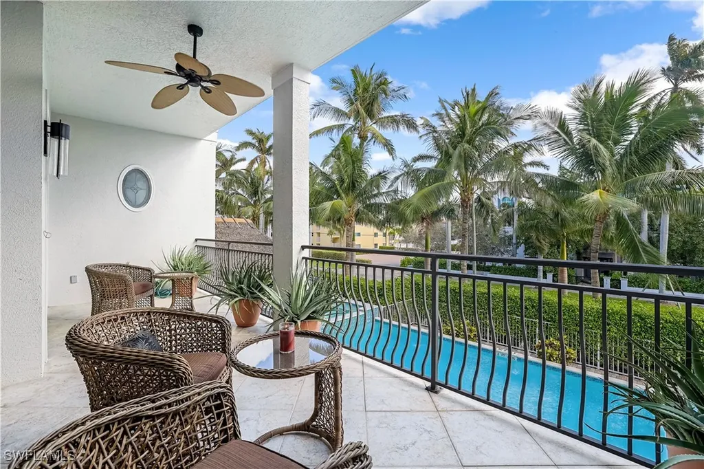 863 9th Avenue S Naples FL 34102