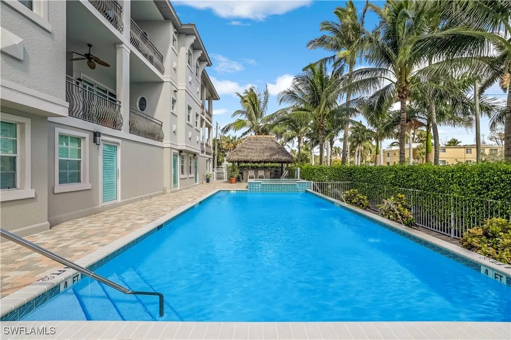 863 9th Avenue S Naples FL 34102