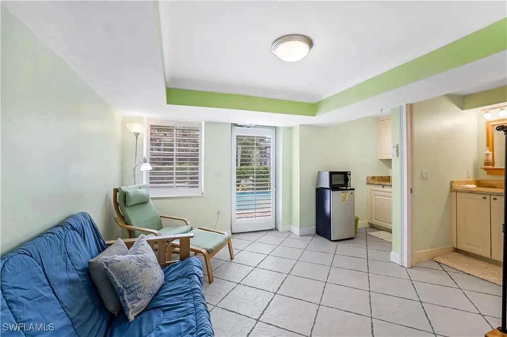 863 9th Avenue S Naples FL 34102