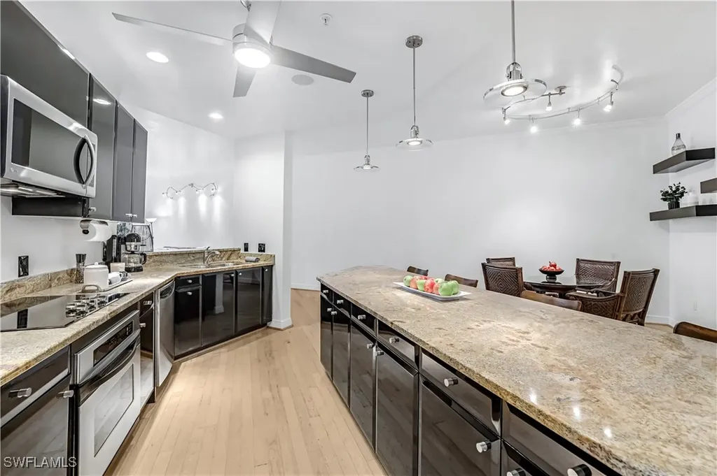 863 9th Avenue S Naples FL 34102