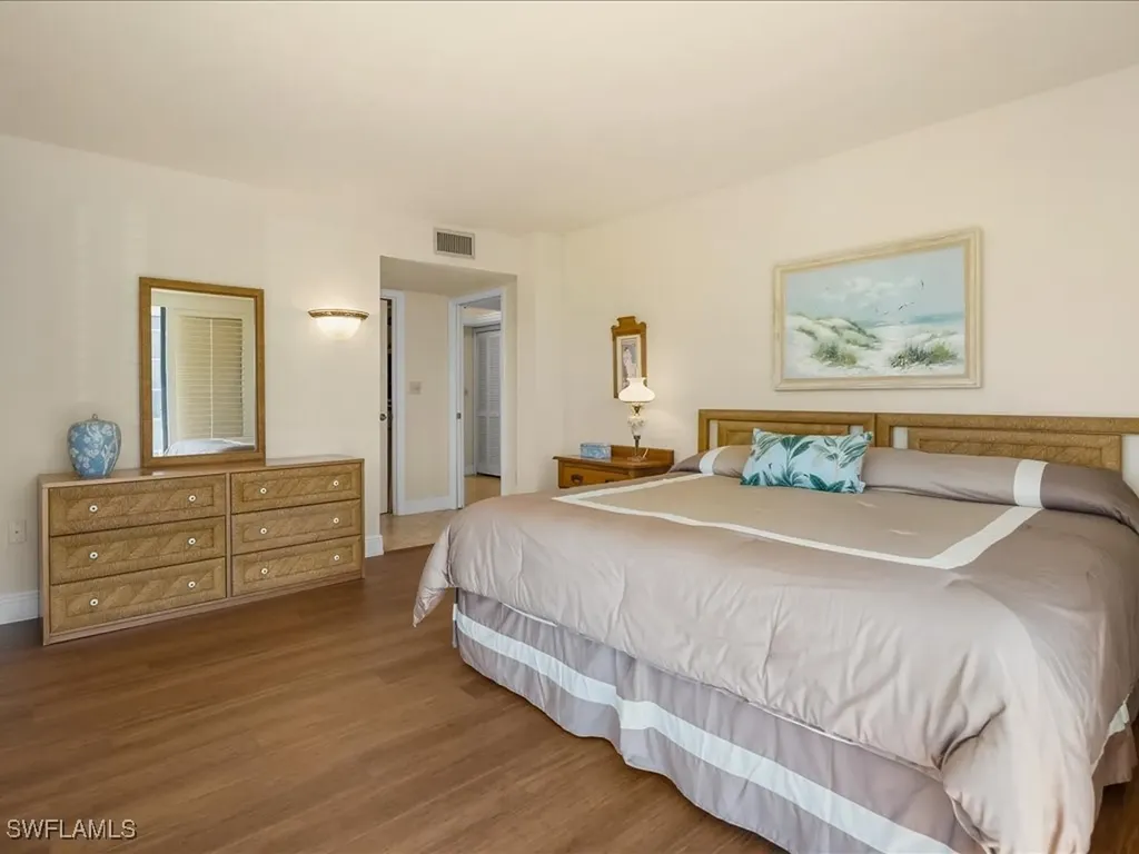 10482 Gulf Shore Drive Naples FL 34108