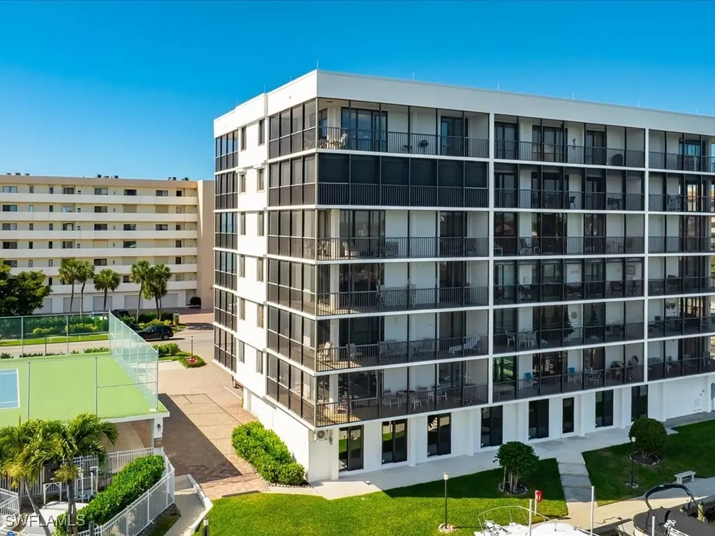 10482 Gulf Shore Drive Naples FL 34108