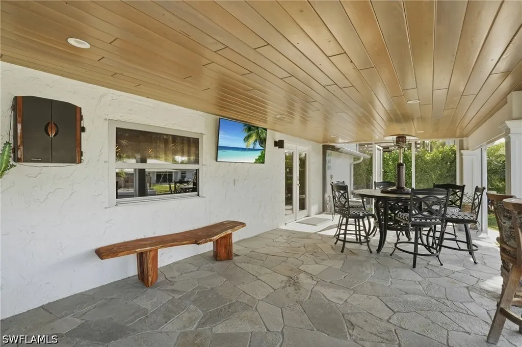 2672 Gulfview Drive Naples FL 34112