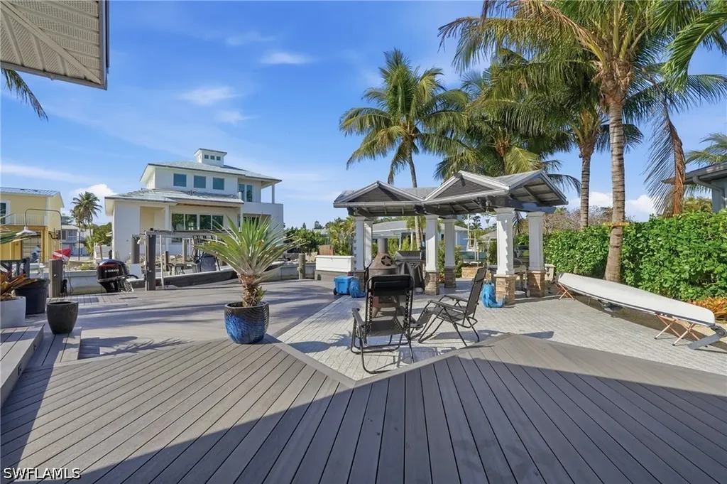 2672 Gulfview Drive Naples FL 34112