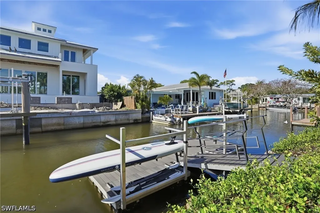 2672 Gulfview Drive Naples FL 34112